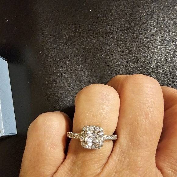 Ladies CZ sterling ring - Picture 4 of 8